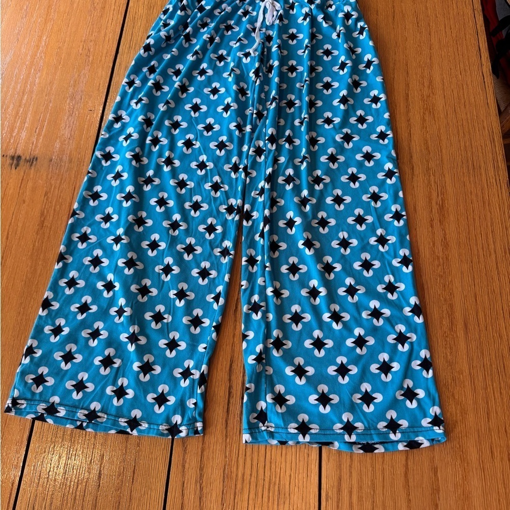 Blue and White Patterned Pajama Pants size Medium, excellent used condition